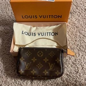 Authentic Louis Vuitton Mini Pochette